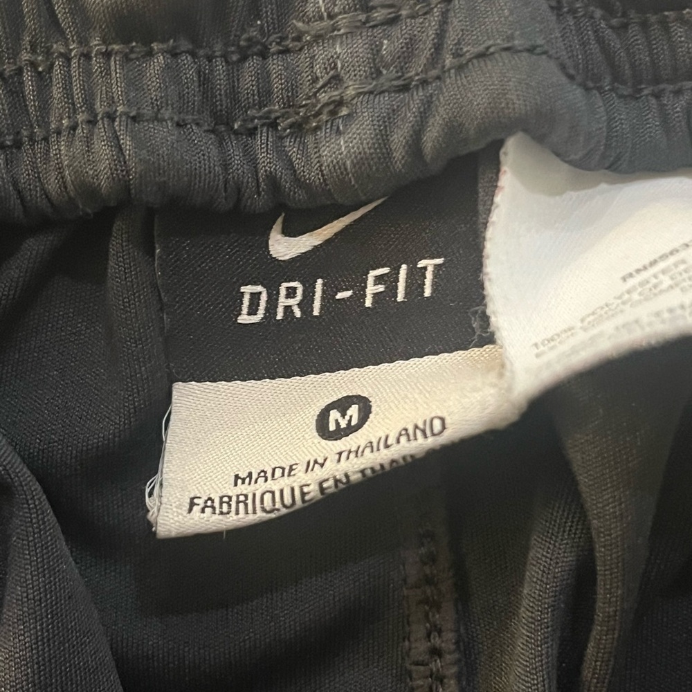 Nike Shorts Youth Medium - Picture 3 of 3